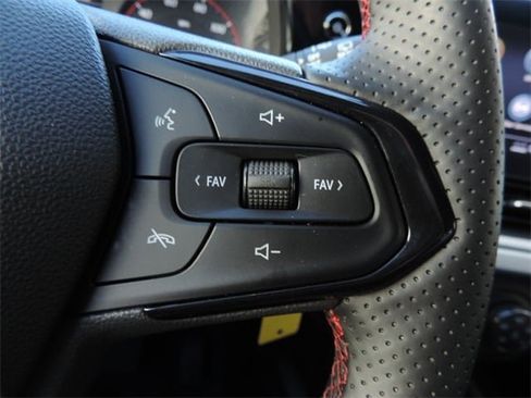 Used 2025 Chevrolet Trax RS w/ Driver Confidence Package image 23