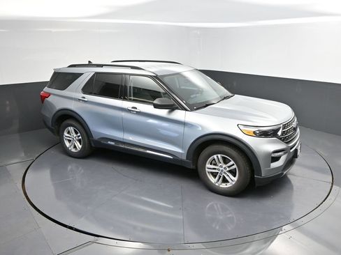 Used 2023 Ford Explorer XLT w/ Equipment Group 202A image 20