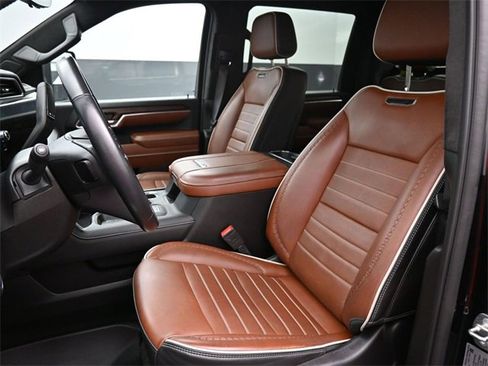 Used 2024 GMC Sierra 3500 Denali Ultimate image 13