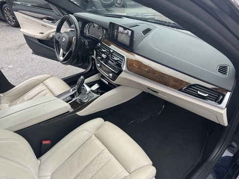 Used 2018 BMW 540i xDrive w/ Premium Package image 32