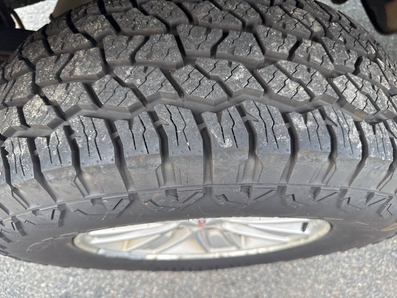 Used 2014 GMC Sierra 1500 SLE w/ SLE Convenience Package AWD/4WD image 11