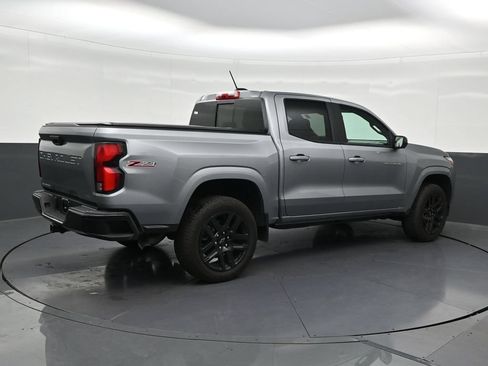 Used 2025 Chevrolet Colorado Z71 w/ Technology Package AWD/4WD image 5