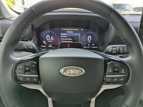 Used 2025 Ford Explorer Platinum w/ Ultimate Package AWD/4WD image 26