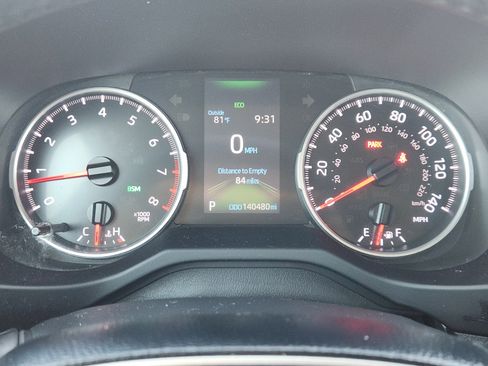 Used 2021 Toyota RAV4 XLE Premium FWD image 17