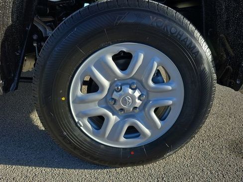 New 2026 Toyota Tundra SR image 32