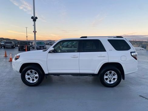 Used 2024 Toyota 4Runner SR5 image 5