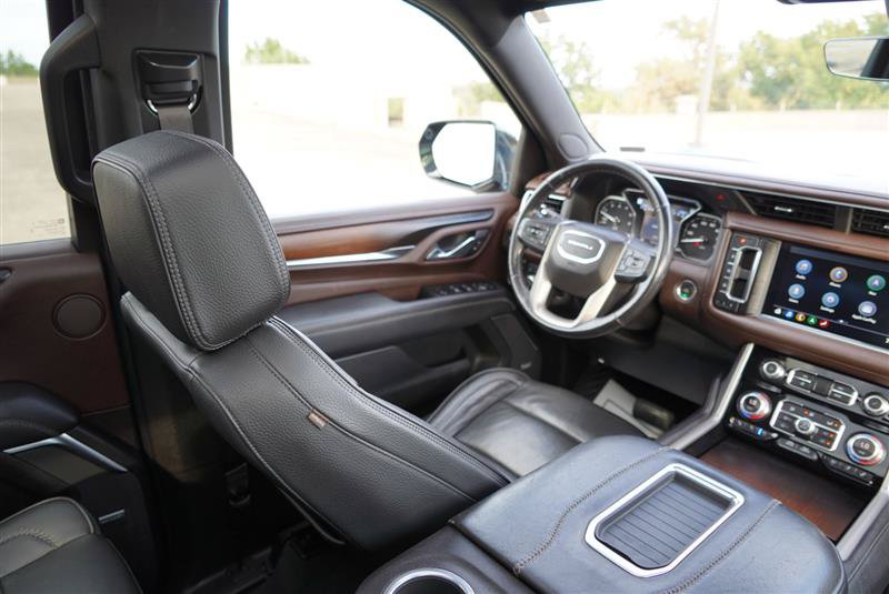 Used 2021 GMC Yukon Denali w/ Denali Premium Package AWD/4WD image 52