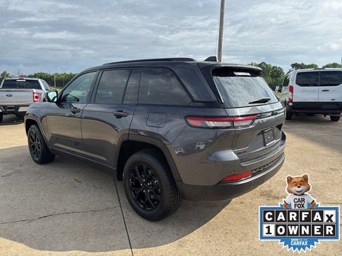 Certified 2024 Jeep Grand Cherokee Altitude AWD/4WD image 5