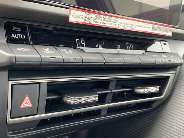 Used 2026 Toyota Camry SE FWD image 30