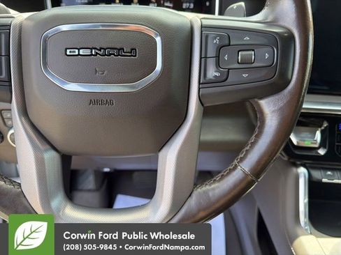 Used 2022 GMC Sierra 1500 Denali AWD/4WD image 17