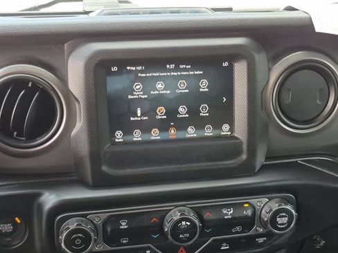 Used 2023 Jeep Wrangler Unlimited AWD/4WD image 18