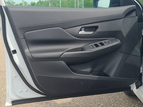 New 2026 Nissan Sentra SV w/ SV Convenience Package FWD image 9