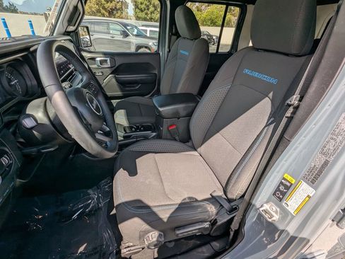 Used 2024 Jeep Wrangler Unlimited Rubicon 4xe image 11