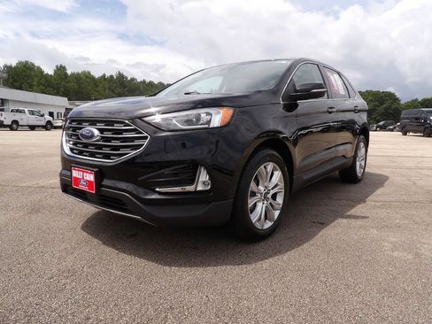 Used 2022 Ford Edge Titanium w/ Cargo Accessory Package AWD/4WD image 4