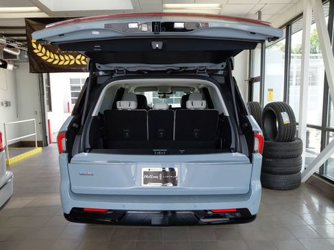 New 2026 Lincoln Navigator Premiere AWD/4WD image 25