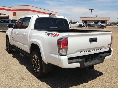 Used 2023 Toyota Tacoma TRD Sport AWD/4WD image 3