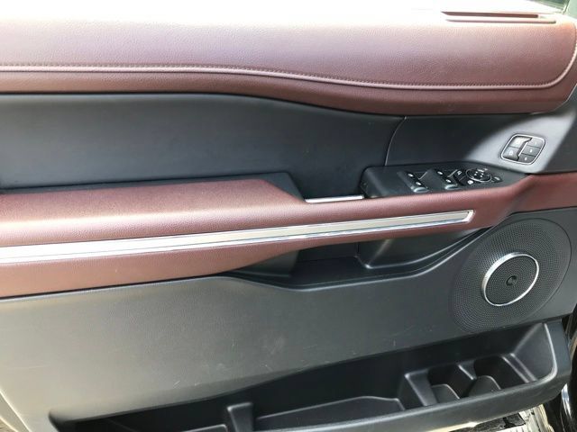 Used 2023 Ford Expedition Limited AWD/4WD image 17