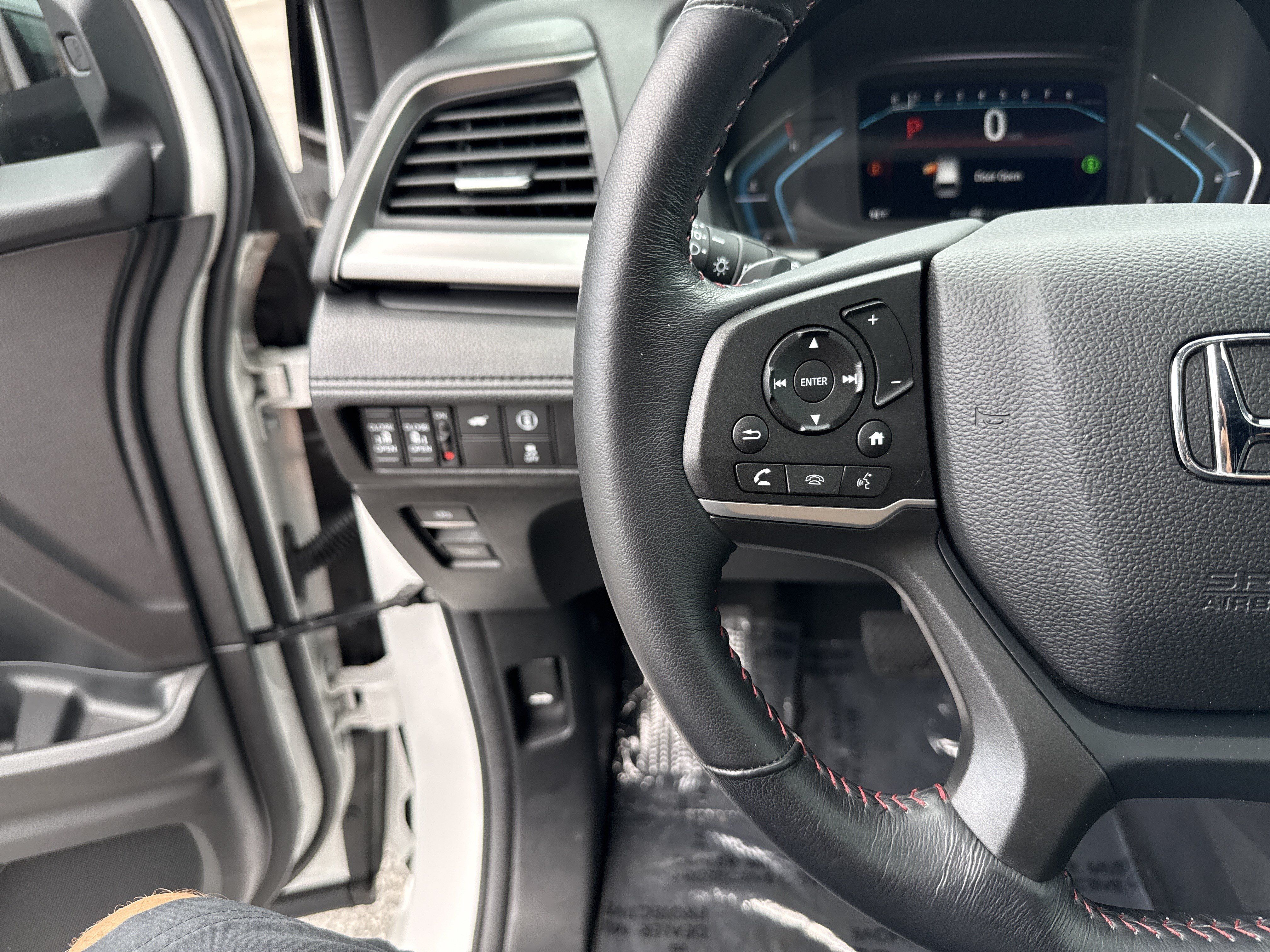 Certified 2024 Honda Odyssey Sport image 19