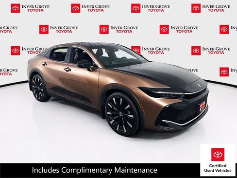 Certified 2024 Toyota Crown Platinum AWD/4WD image 3