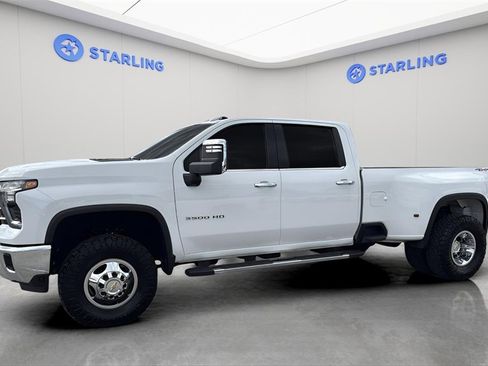 Used 2025 Chevrolet Silverado 3500 LTZ w/ LTZ Plus Package image 2