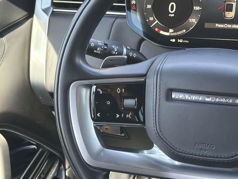 Used 2023 Land Rover Range Rover SE image 13