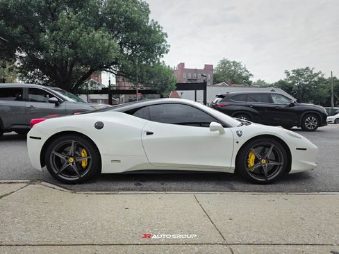 Used 2015 Ferrari 458 Italia Coupe RWD image 6