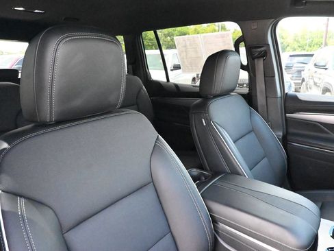 Used 2026 Buick Enclave Preferred FWD image 33