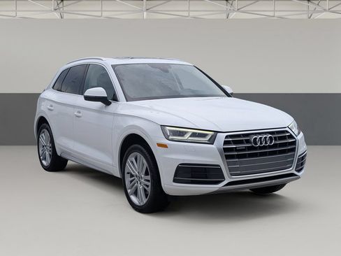 Used 2018 Audi Q5 2.0T Premium Plus w/ Premium Plus Package AWD/4WD image 2
