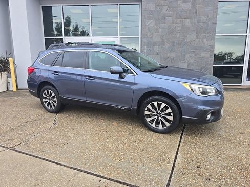 Used 2016 Subaru Outback 2.5i Limited image 2