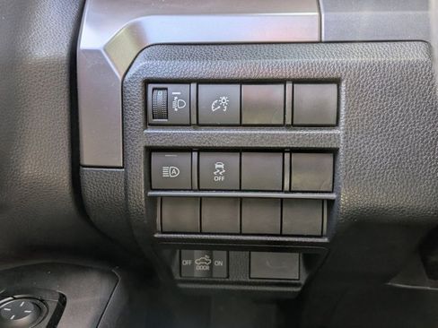 Used 2025 Toyota Tacoma TRD Off-Road image 19