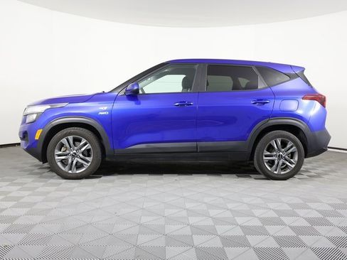 Used 2023 Kia Seltos LX image 2