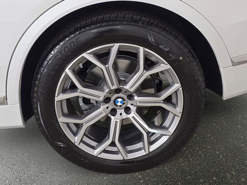 Used 2026 BMW X7 xDrive40i w/ Premium Package image 39