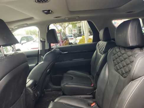 Used 2021 Hyundai Palisade Limited image 11