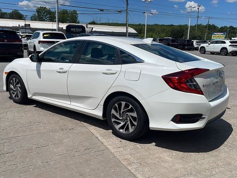 Used 2018 Honda Civic EX image 4