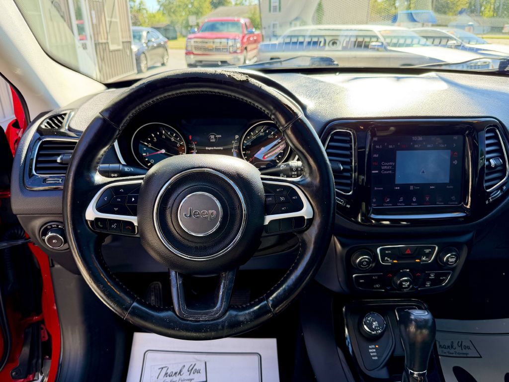 Used 2017 Jeep Compass Limited AWD/4WD image 9
