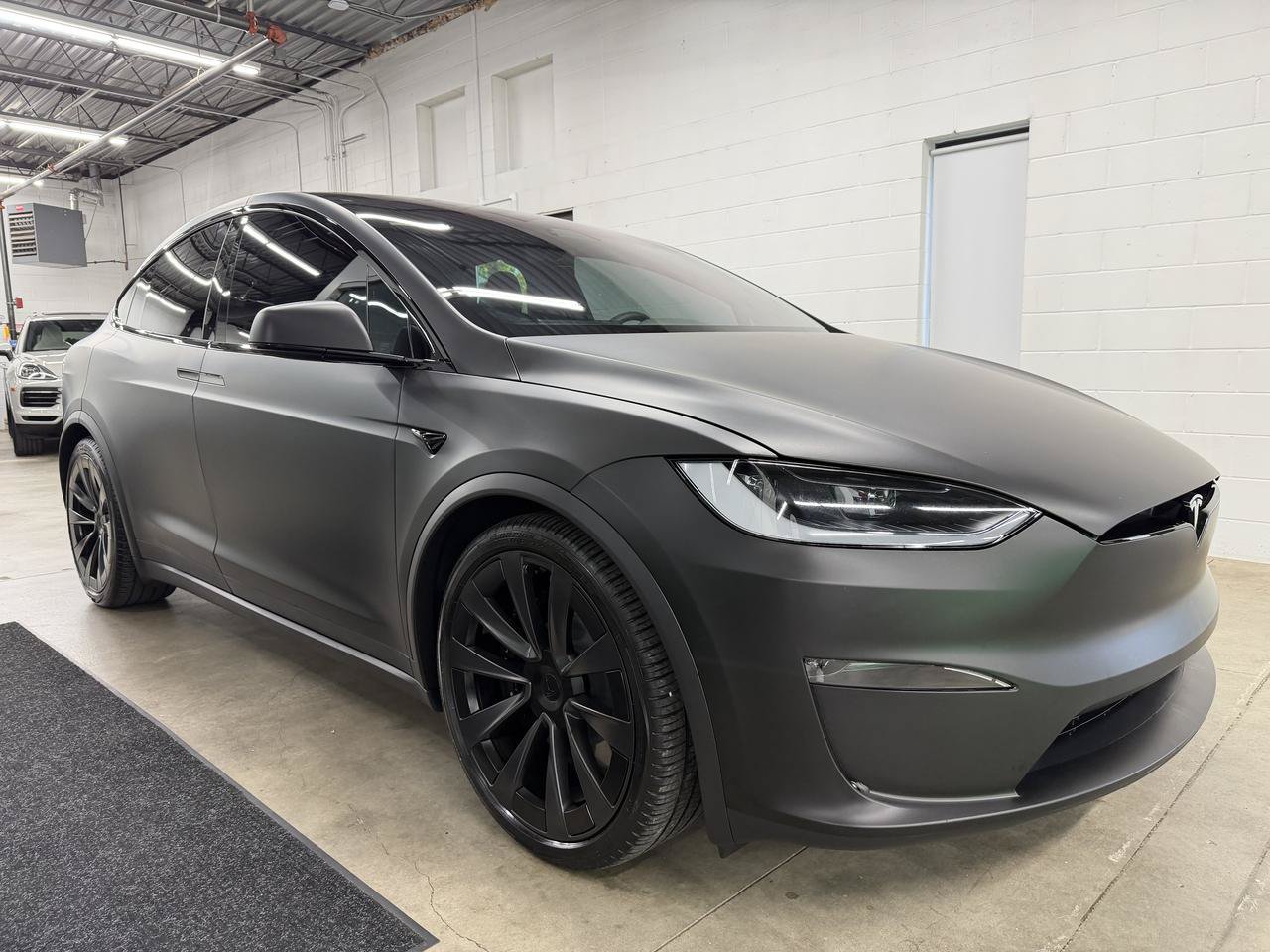 Used 2024 Tesla Model X AWD/4WD image 3