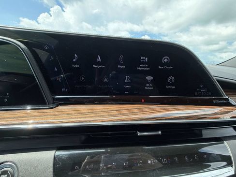 Certified 2021 Cadillac Escalade ESV Premium Luxury AWD/4WD image 20