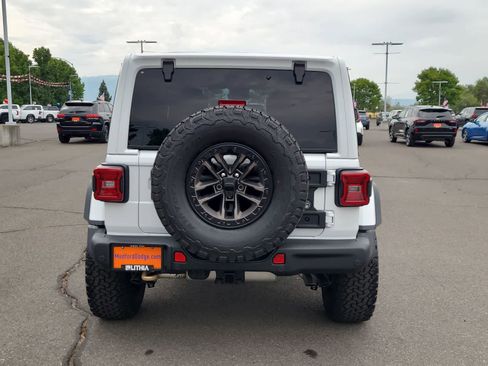 New 2025 Jeep Wrangler Unlimited Rubicon 392 image 13