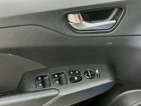 Used 2022 Hyundai Accent SE image 15