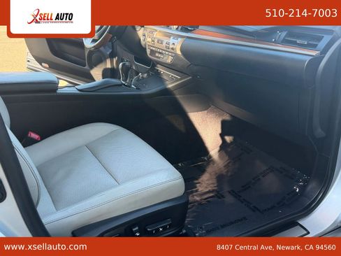 Used 2015 Lexus ES 300h w/ Navigation System Package FWD image 7