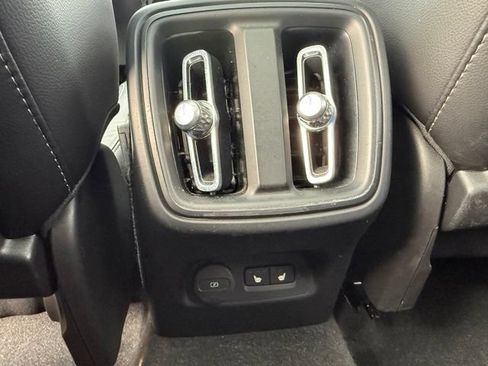 Used 2023 Volvo XC40 B5 Plus w/ Climate Package AWD/4WD image 20