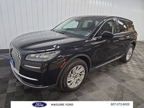 Used 2024 Lincoln Corsair AWD image 11