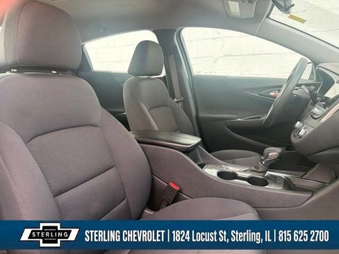 Used 2025 Chevrolet Malibu LT FWD image 12