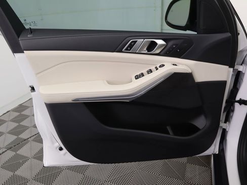 Certified 2022 BMW X5 sDrive40i w/ Premium Package image 25