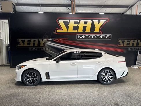 Used 2022 Kia Stinger GT-Line image 2