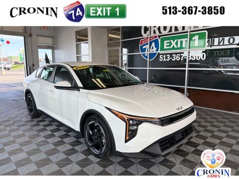 Used 2025 Kia K4 EX image 1