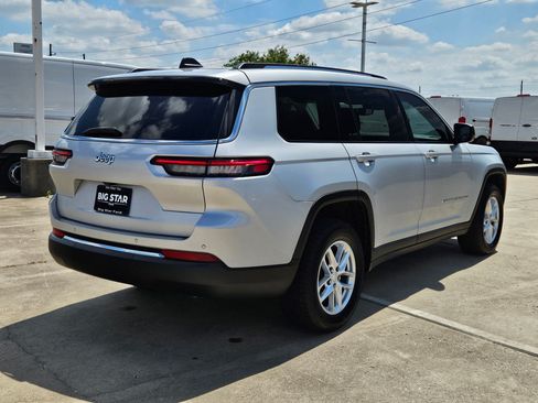Used 2022 Jeep Grand Cherokee L Laredo w/ Luxury Tech Group I AWD/4WD image 3