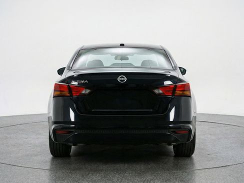 Used 2025 Nissan Altima 2.5 SV FWD image 7