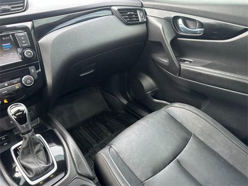 Used 2019 Nissan Rogue Sport SL image 16
