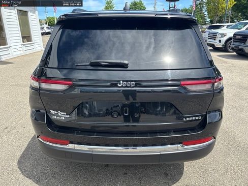 Used 2023 Jeep Grand Cherokee Laredo AWD/4WD image 6